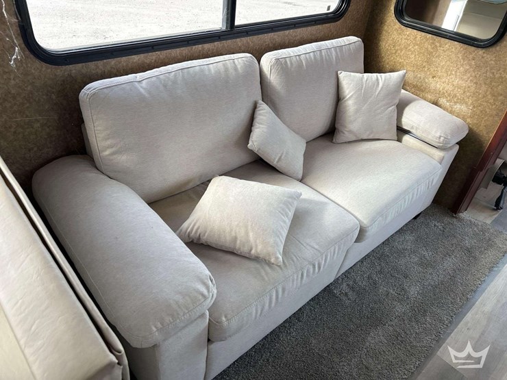 2013-freightliner-forest-river-390bh-39ft.-class-a-motorhome-image-22