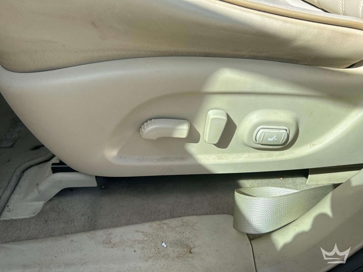 2013-infiniti-jx35-v-suv-image-15