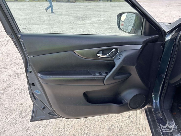 2014-nissan-rogue-image-11