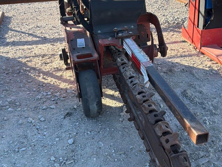 2013-ditch-witch-rt16-image-1