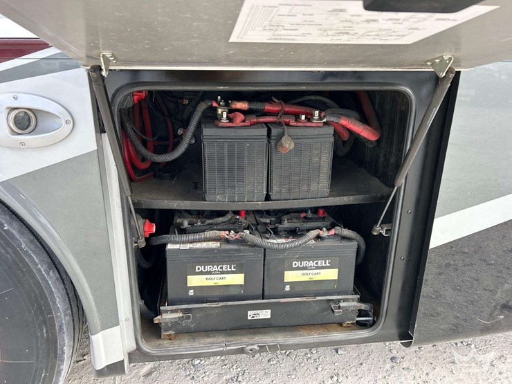 2013-freightliner-forest-river-390bh-39ft.-class-a-motorhome-image-33