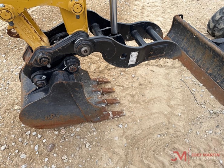 caterpillar-303-image-12