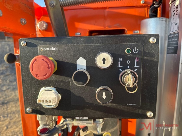 2019-snorkel-ul25-electric-man-lift-image-9
