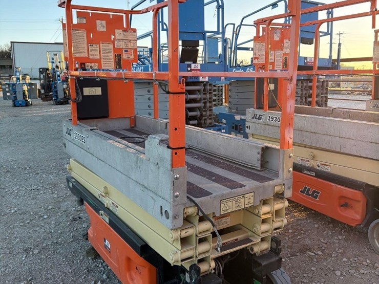 jlg-1930es-image-3
