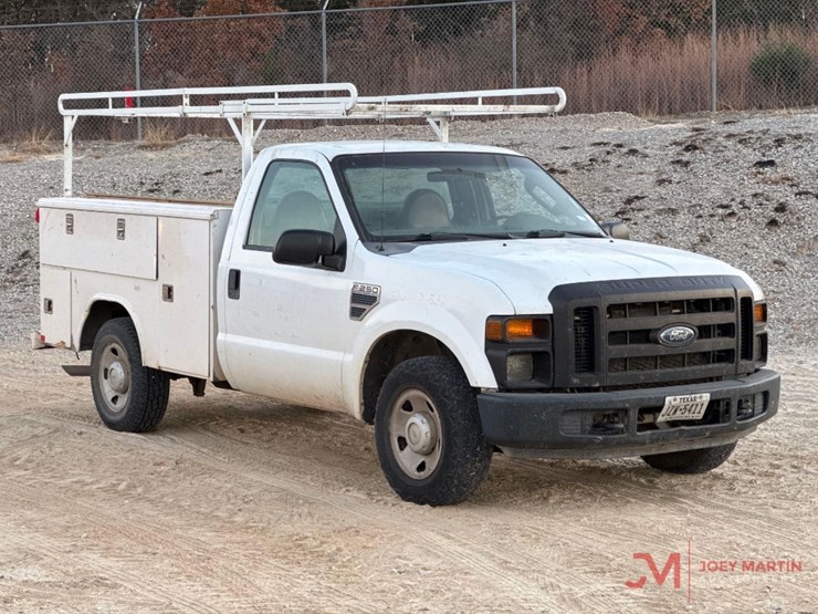 2009-ford-f250-xl-image-1