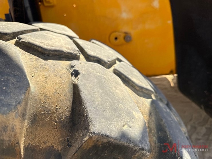 2017-jcb-510-56-image-13