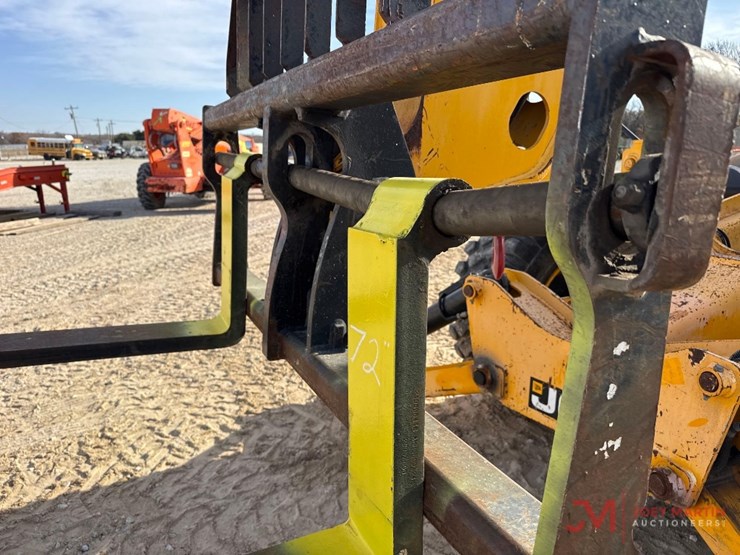 2017-jcb-510-56-image-7