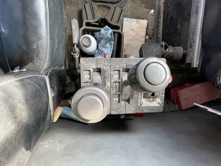 1988-peterbilt-379-image-27