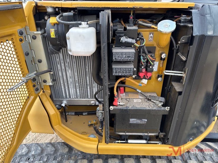 caterpillar-303-image-7