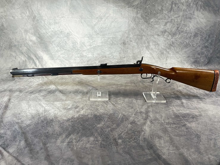 #1201-•-thompson-center,-.54-cal-muzzleloader,-sn:-10143,-(neenah,-wi)-image-2