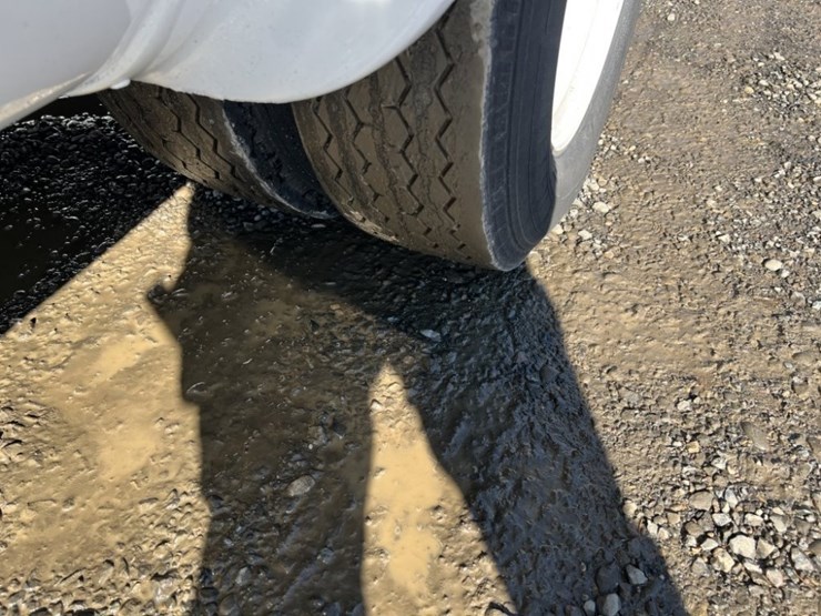 2014-chevrolet-express-paratransit-bus-image-13