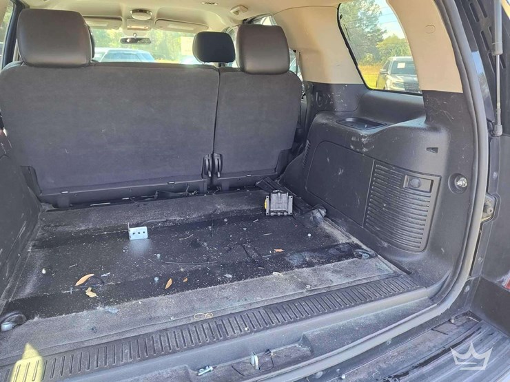 2014-chevrolet-tahoe-image-30