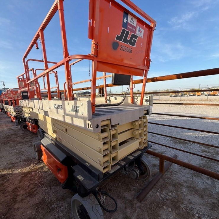 JLG 3246ES