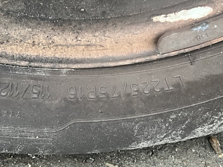 2014-chevrolet-express-paratransit-bus-image-19