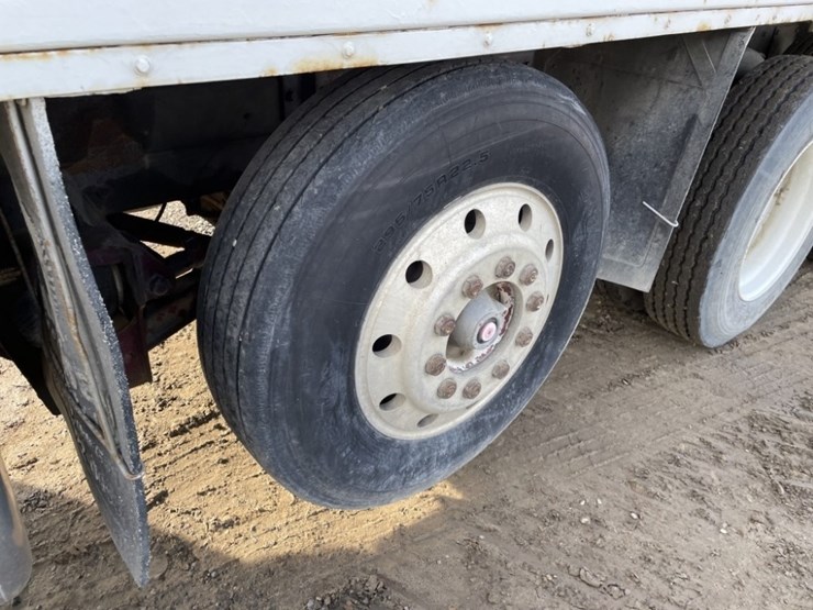 1988-peterbilt-379-image-11