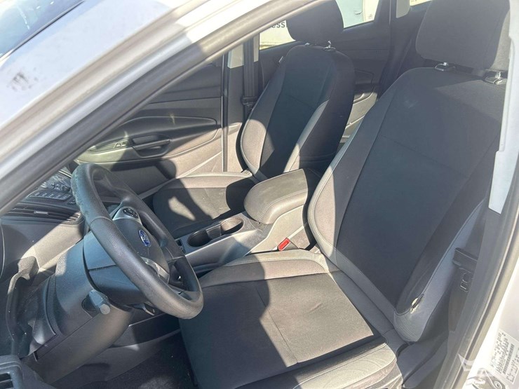 2015-ford-escape-image-15