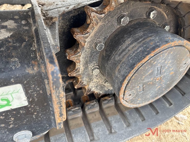 caterpillar-303-image-16