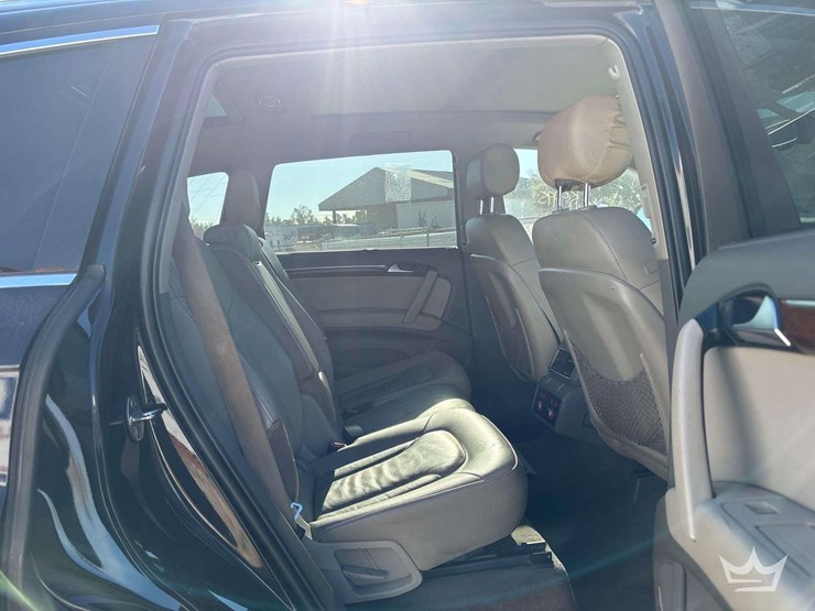 2014-audi-q7-image-23