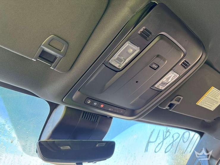 2024-chevrolet-tahoe-image-18