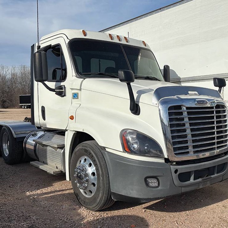 2016 FREIGHTLINER CASCADIA 125