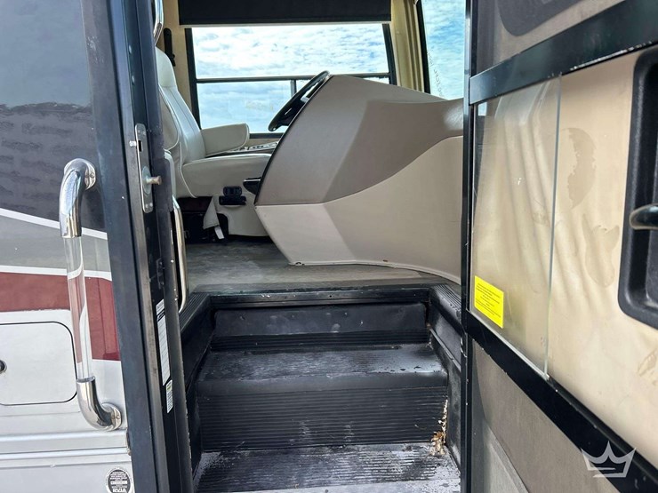 2013-freightliner-forest-river-390bh-39ft.-class-a-motorhome-image-7