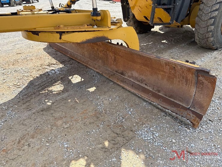 2012-caterpillar-140m2-image-6