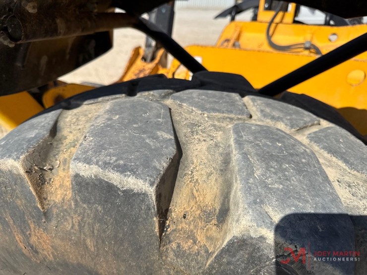 2017-jcb-510-56-image-10