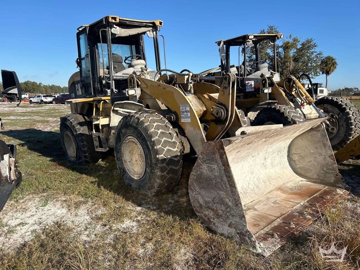 caterpillar-928g-image-1