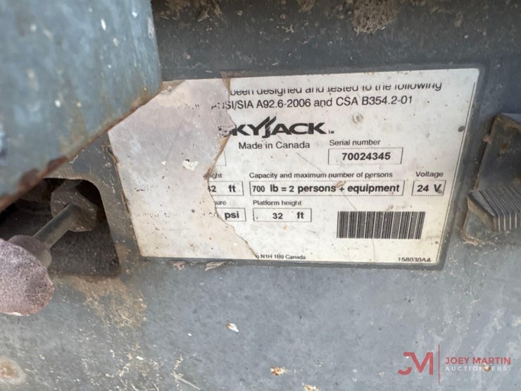 2015-skyjack-sj4632-electric-scissor-lift-image-13