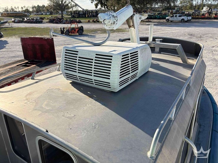 2011-armstong-marine-pilot-house-boat-w/-t/a-boat-trailer-image-16