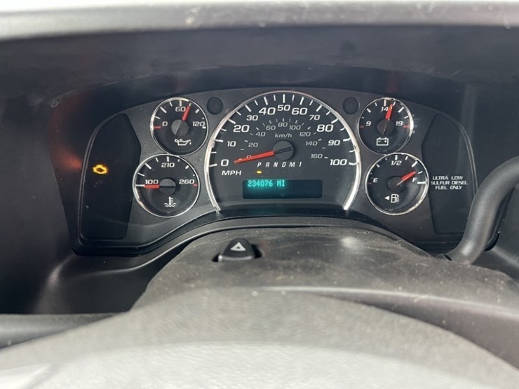 2014-chevrolet-express-paratransit-bus-image-27