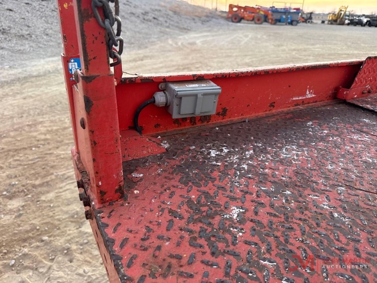 skyjack-sj4632-electric-scissor-lift-image-10