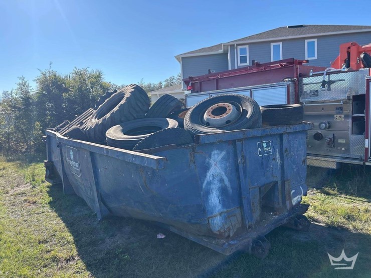 rolloff-dumpster-body-with-misc-tires-image-2