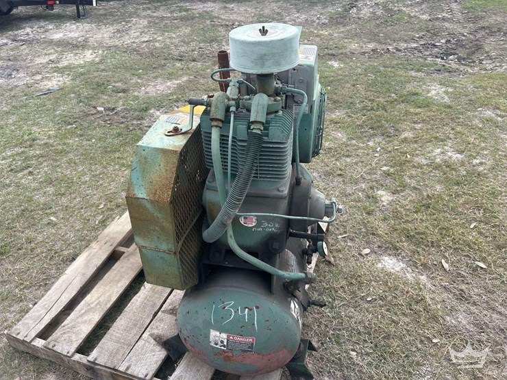 gas-powered-air-compressor-image-8