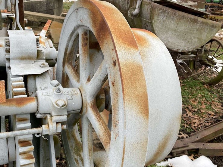 vintage-bale-press-on-steel-image-13