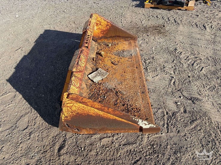 72in-bucket-skid-steer-attachment-image-2