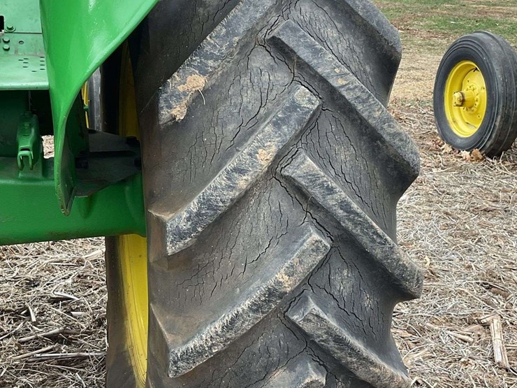 john-deere-70-image-16