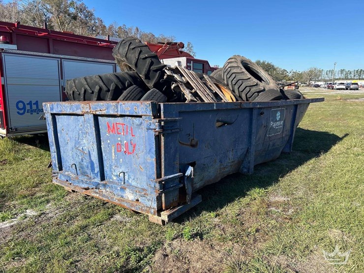 rolloff-dumpster-body-with-misc-tires-image-3