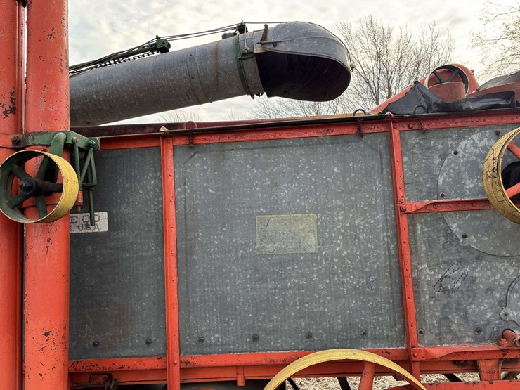 case-28x46-thresher-on-steel-image-44