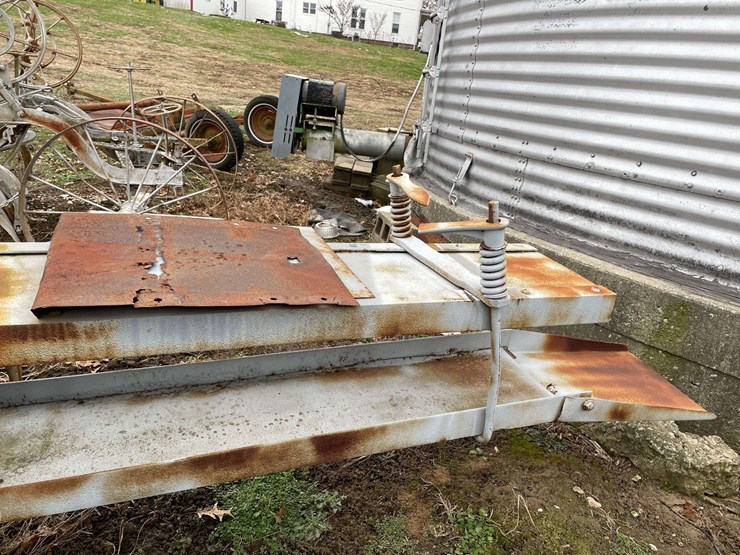 vintage-bale-press-on-steel-image-17