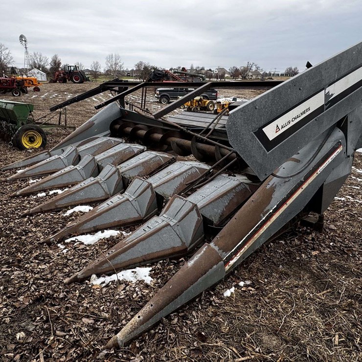 Deutz-Allis 6-row Corn Head w/AC Pickup Reel Attachment
