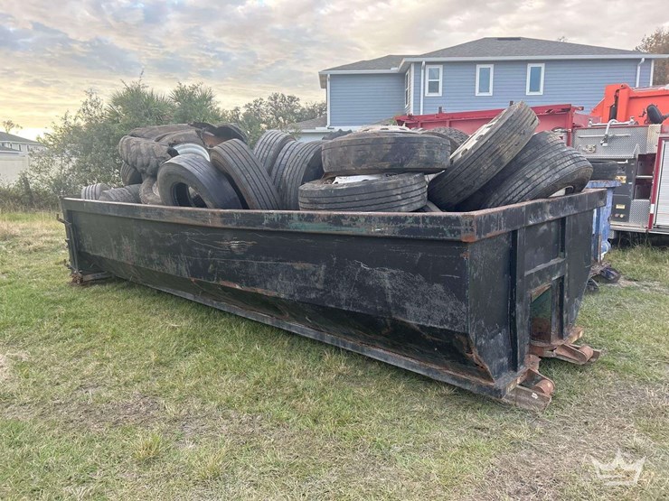 rolloff-dumpster-body-with-misc-tires-image-2
