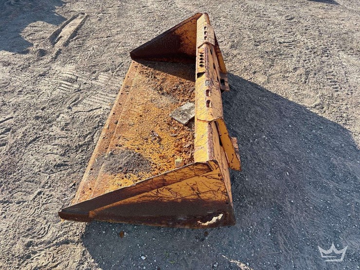 72in-bucket-skid-steer-attachment-image-4