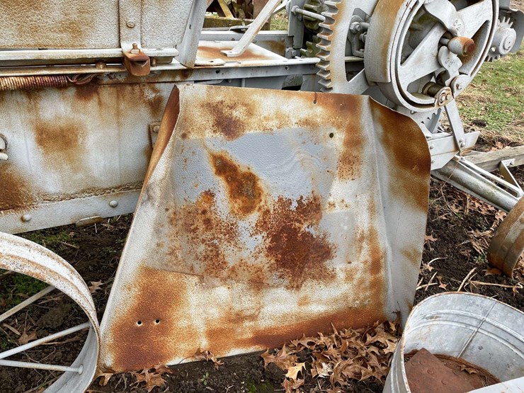 vintage-bale-press-on-steel-image-25