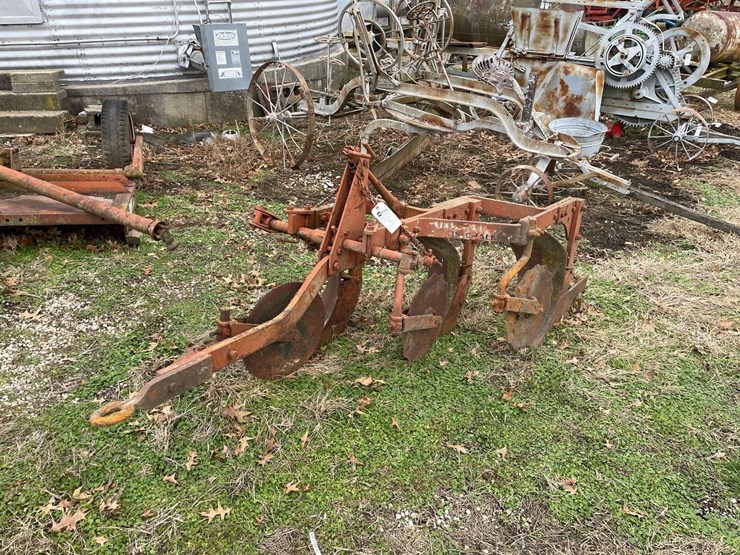 allis-chalmers-3-bottom-mounted-plow-image-1