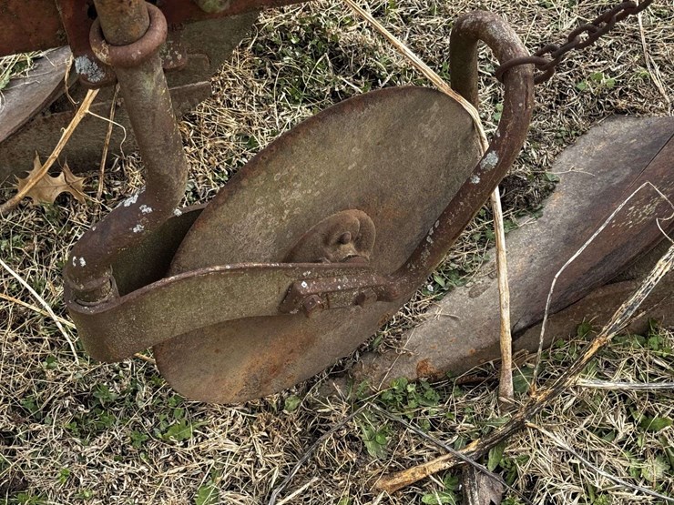 dearborn-2-bottom-3-pt.-plow-image-11