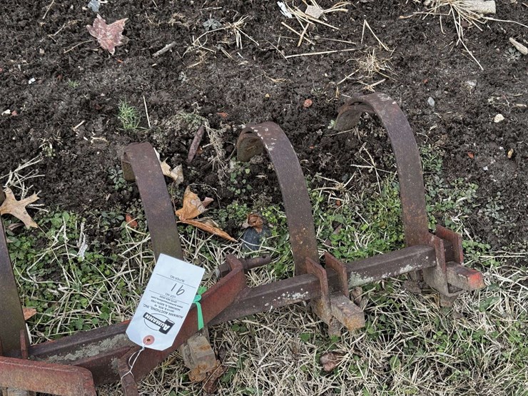 45"-6-tine-3-pt.-chisel-plow-image-3