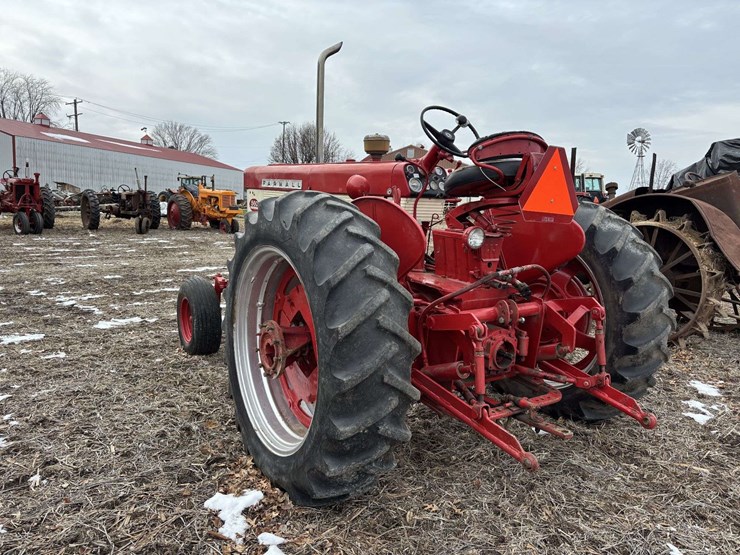 farmall-560-wide-front-image-3