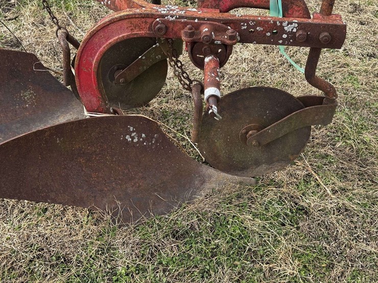 dearborn-2-bottom-3-pt.-plow-image-3