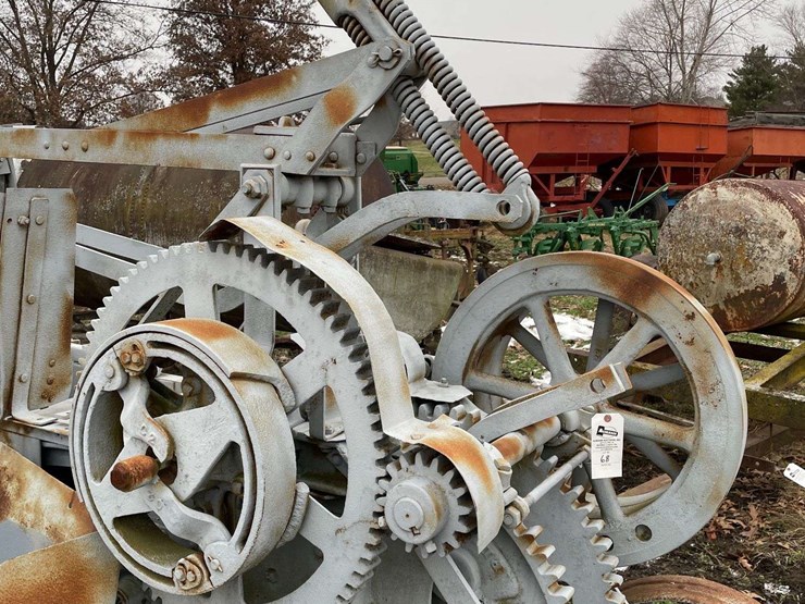 vintage-bale-press-on-steel-image-26